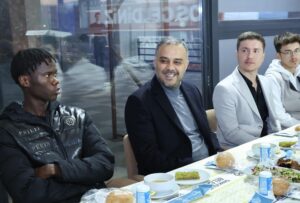 Başkan Toptaş, 63 ülkeden gelen Yedikıta’lı öğrencilerle iftar sofrasında buluştu