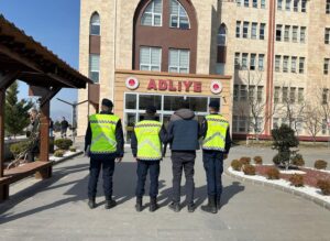 Kahramanmaraş İl Jandarma Komutanlığı ekiplerince Dulkadiroğlu/Denizli Mahallesinde 05.03.2025 günü saat
