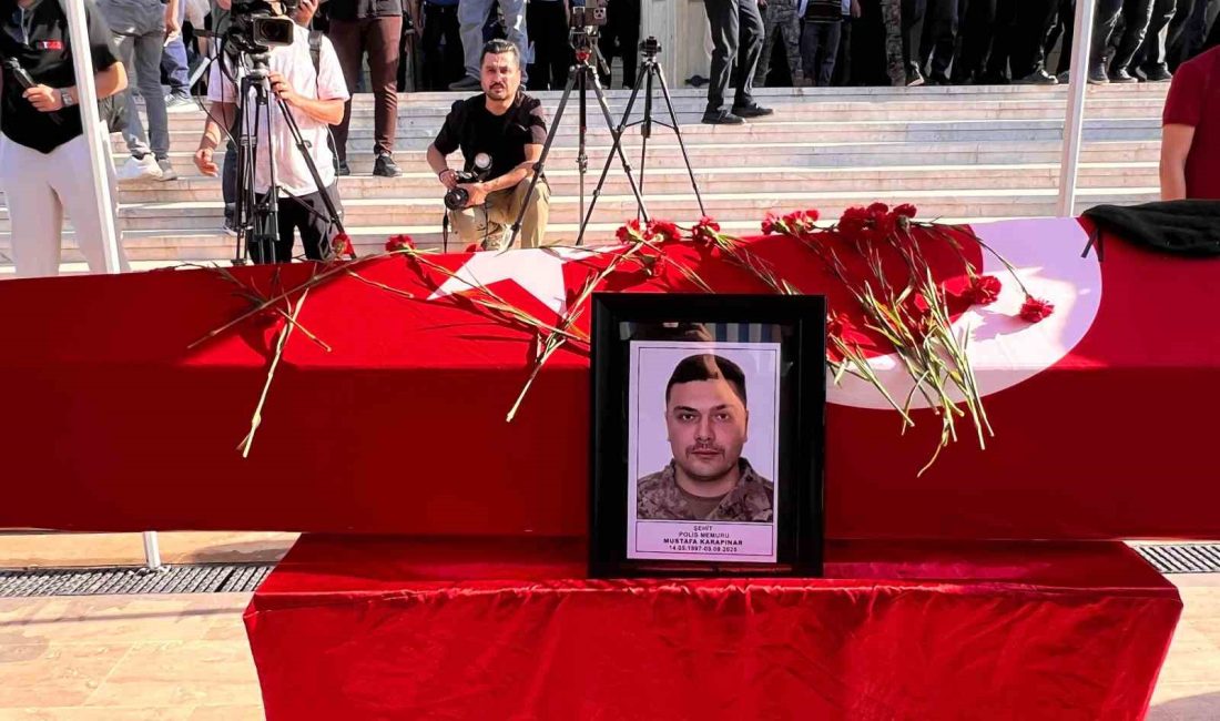 ÖZEL HAREKAT POLİSİ MUSTAFA KARAPINAR TUTUKLUK YAPAN SİLAHIN ATEŞ ALMASI