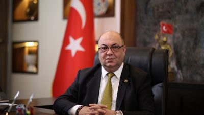 Yirmi Sekiz Şubat…

Herkes uykudaydı belki… ama bu milletin vicdanı uyanıktı.

Gençtik.