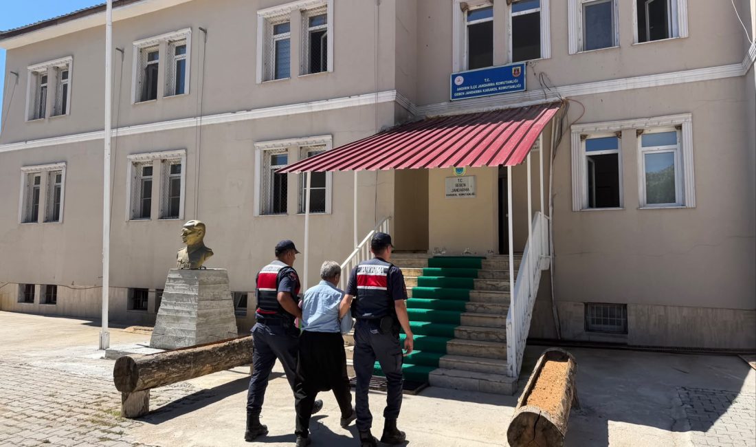 Andırın ilçemizde köpeği traktöre bağlayarak sürükleyen şahıs yakalandı.
